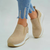 Freizeitschuhe/Keilsneaker in Beige