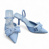 Pantoletten in Hellblau