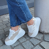 Plateau-Sneaker in Weiß/Beige
