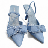 Pantoletten in Hellblau