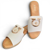 Pantoletten Weiss Gold-Details